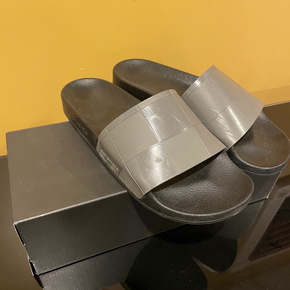 RAF Simmons slides